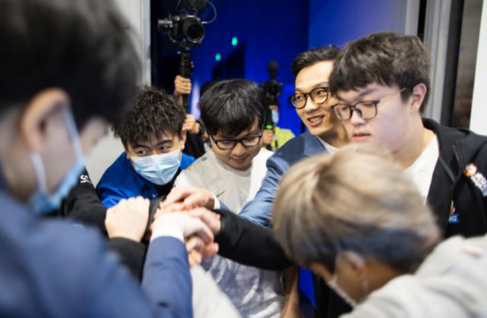 腾讯无畏契约源能行动正式上线苹果应用商店